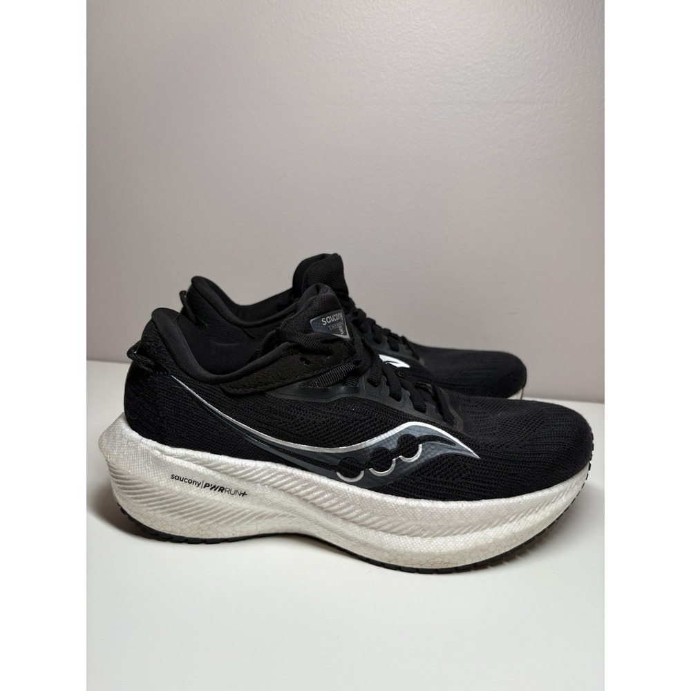 Saucony Triumph 21 Women's 'Black/White' Running Shoes S10881-10 LkNW - Size 7 - Picture 2 of 11